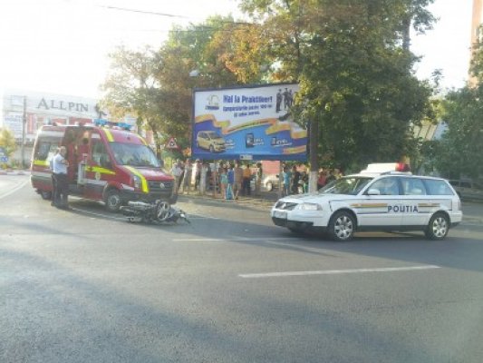 Mopedist, accidentat de un şofer neatent